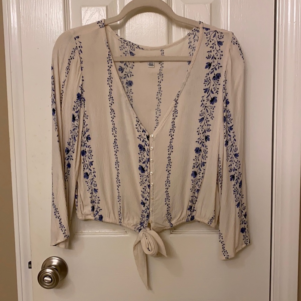 American Eagle Outfitters V-Neck Tie Front top